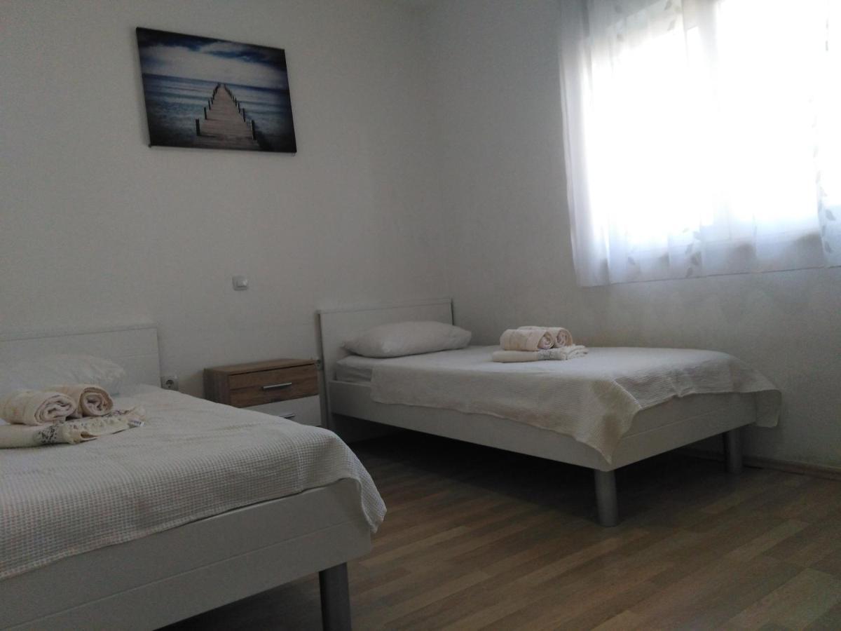 Apartman Visic 1692 Kaštela Esterno foto