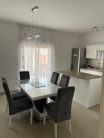 Apartman Visic 1692 Kaštela Esterno foto