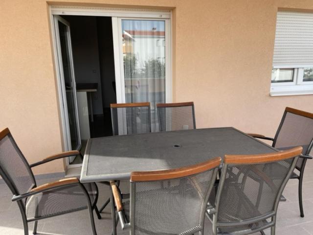 Apartman Visic 1692 Kaštela Esterno foto